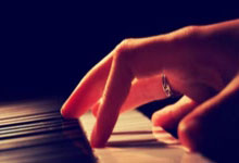 穿越'天涯'深夜看鬼故事论坛异事