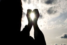 穿越'天涯'深夜看鬼故事论坛异事